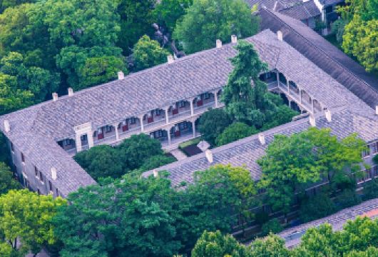 【含门票游船】总统府+牛首山+大报恩寺+外秦淮河游船+夫子庙【[一价全含]包含南京总统府、大报恩寺遗址景区、外秦淮河游船、牛首山文化旅游区门票+服务费用，市场价值】