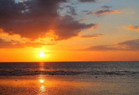 深圳大澳湾水上运动基地一日游【沙滩趣味团建游戏+水上皮划艇】【[公司出游]公司团队出游专属行程，独立成团VIP服务】