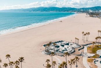 美国洛杉矶一日游包车~好莱坞星光大道-比佛利山【精选老司机】【包车一日游，解锁旅行新方式！独立车辆配备经验丰富的老司机，为您量身打造专属行程。】