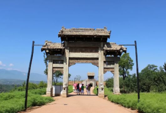 白鹿原+水陆庵壁塑博物馆一日游【西安旅游包车+畅游不限时】【[一对一包车]专车上门接送，车辆费用全含】