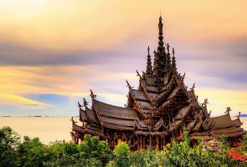 专车畅游芭堤雅出发：真理寺+七珍佛山+东芭乐园+粉红沙滩【[可升级体验]可选骑大象约20分钟，悠闲漫游热带园林，感受泰式传统互动，适合亲子与拍照打卡】