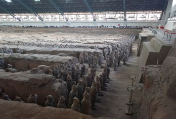 西安兵马俑【含门票丨可选场次丨专业人工讲解丨赠无线耳麦使用】【[讲解全面]全面讲解兵马俑1/2/3号坑，有讲解才能看得懂这个奇迹。】