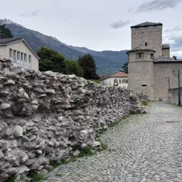 包车畅游勃朗峰+费尼斯城堡+奥斯塔古城+库马约尔