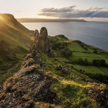 巨人之路+黑暗树篱+贝尔法斯特一日游【都柏林往返/英文导游】