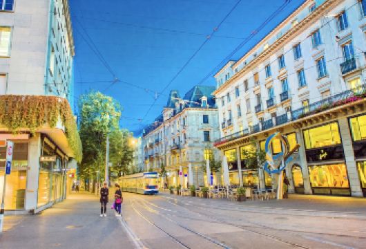 瑞士苏黎世市区经典一日游-可定制【中文专车-舒适纯净】【中文专车出行，景点灵活调整，打卡经典，游玩自己定义，无需等待，专属贴心服务，尽享惬意旅程】