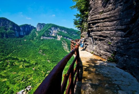 『跟团游』恩施鹿院坪一日游跟团纯玩 可升级小团【[品质鉴定]我们是本土红榜旅行社，拥有成熟的操作团队，拥有自己的车队和导游，强大的资源优势！】