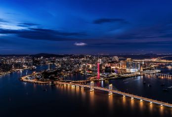 珠澳海湾大桥纯玩夜游丨市区上门接送丨观澳门外景+港珠澳大桥【珠澳海湾游，坐船看港珠澳大桥+澳门外景双景！无需通行证哦~】