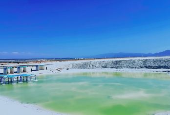 拼/包车纯玩 | 新疆盐湖畅爽一日游（车进盐湖）【[上门接送]乌鲁木齐市区/火车站/机场可免费接送】