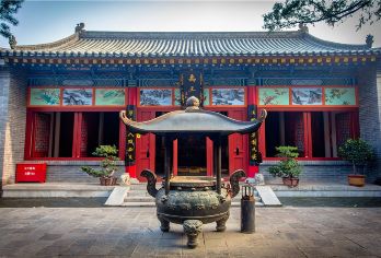 【金牌说】碑林博物馆讲解  3小时 大咖领讲 12人小团【[金牌导游讲师团]他们博古通今，幽默睿智，善于挖掘文物背后的故事，用有趣的方式还原历史真相；】