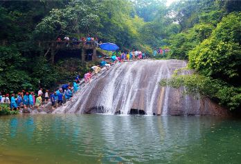桂林+漓江古东景区+冠岩一日游【古东攀爬瀑布、冠岩溶洞】【丛林戏水、攀爬瀑布、畅游桂林山水】