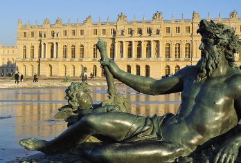 法国巴黎旅游凡尔赛枫丹白露宫巴比松一日游2-8人小团酒店接送【[精致小团]2-8人精致小团，酒店接送出行更舒适！】