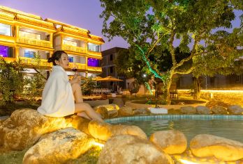 从化双鳯半山景18房36床温泉泳池别墅+KTV+桌球+烧烤【别墅内带私家泳池+私家温泉入户+桌球+麻将+烧烤，配套齐全，足不出户即可畅玩别墅设施】