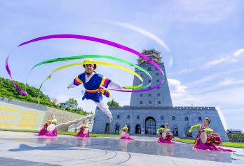 珲春防川+图们国门一日游【1单1团/2-6人团/巴士团】【[老兵团队]退伍老兵团队，带您吃喝玩乐，不走寻常路，体验长白山风景。】