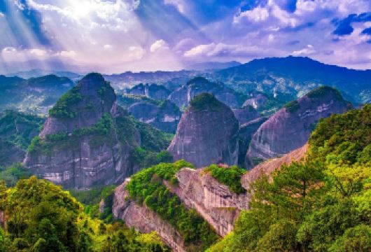 桂林丹霞八角寨一日游 含门票+观光车+半山滑道冬季看雾凇【桂林小众户外登山目的地 看喀斯特丹霞地貌】