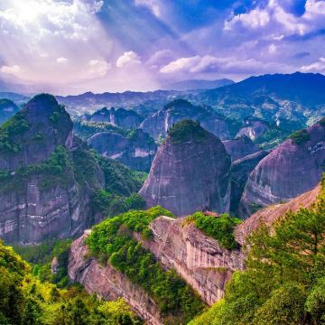 桂林丹霞八角寨一日游 含门票+观光车+半山滑道冬季看雾凇