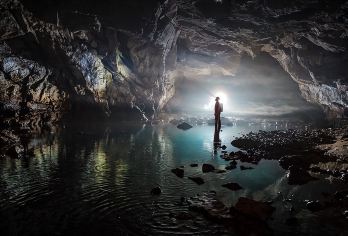 桐庐纪龙山一日游【远离喧嚣都市！翻越豹子崖，探秘万年溶洞】【[网罗经典]40多米悬崖速降，刺激又好玩（恐高者可不参加此项），还有豹子崖斜壁绳降】