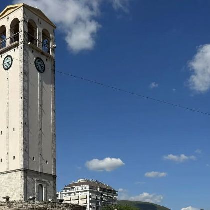 包车游爱尔巴桑：古堡+钟楼+教堂+青年公园+冒险村