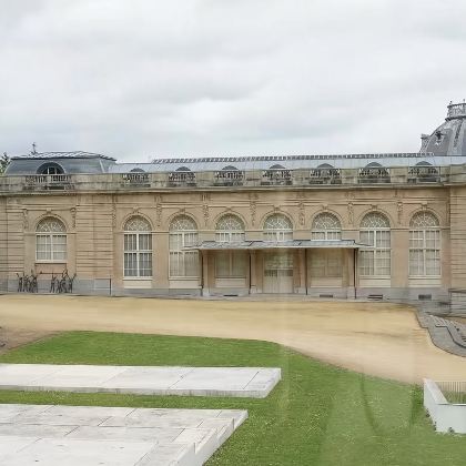 特弗伦包车一日览胜：非洲宫、法式园、植物园、密林、圣殿