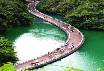 狮子关网红浮桥+伍家台一日游赠送仙山贡水 浪漫宣恩夜游【恩施经典景区网红景点，多种套餐，景区景点任您挑选，自营发班！】
