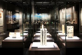 六朝博物馆 I精品小团 |2H深度讲解|含耳麦|不含预约【[深度体验]六朝帝都”“回望六朝”“六朝风采”“六朝人杰”四大展厅，呈现金陵帝都六朝文化。】