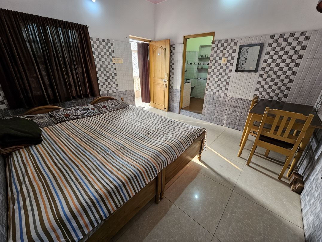 Jolly Homes - 400 Mtrs from ISKCON