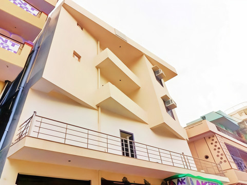 Hotel Station View Mughalsarai由ShriGo酒店