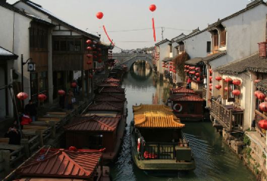 【优选精品团】拙政园+狮子林+虎丘+寒山寺+山塘街一日游【苏州园林专线纯玩，一车到底，不换车不换导，导游全程讲解！】