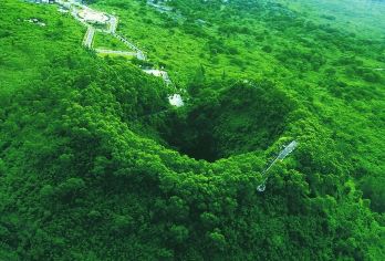 火山地质探秘一日游【探访中国城市周边火山群，近距离接触火山地质遗迹，感受大自然的鬼斧神工】