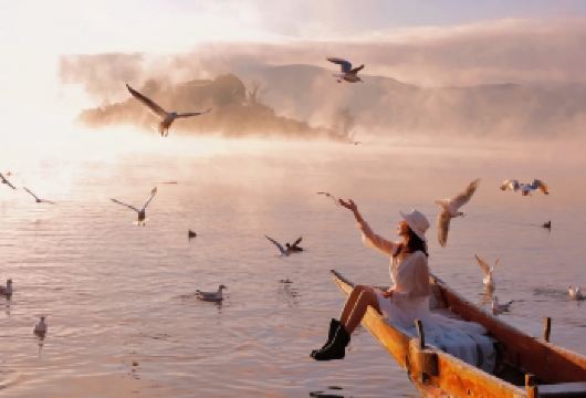 丽江出发往返泸沽湖包车一日游：古城上门接送+景点任选+私家团【[实力保障]一日游集团品质严选线路，拥有自己的车队、司机，全程品质把控，专业一手资源】