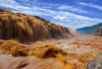 纯玩免排队•山西壶口瀑布一日游【高速直达+上门接+大咖精讲】【[独+品质]临汾多站点可上下车，无需奔波凑集合点；全程高速直达；景区专属免排队通道，省下时间多赏景】