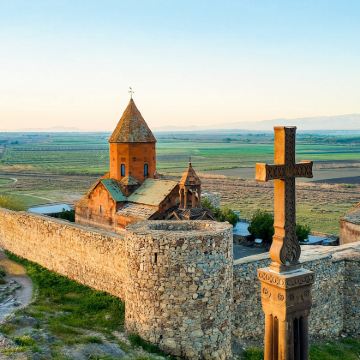 亚美尼亚宗教与自然探索之旅：圣埃奇米阿津至诺拉万克