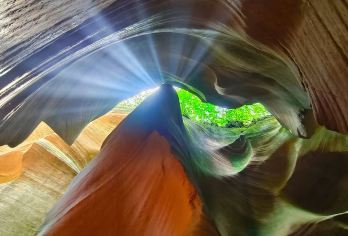 陕西延安甘泉大峡谷一日游【永宁古+专业导游+上门接送】【[发团保障]天天发团，优质服务，纯玩无购物，让您感受陕北风土人情。】