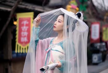 千古情+西安博物院1日游｜赠西博门票+讲解+耳麦+景区直通车【[超全套餐]西安千古情演出票+西安博物院门票+人工讲解+无线耳麦+景区直通车】