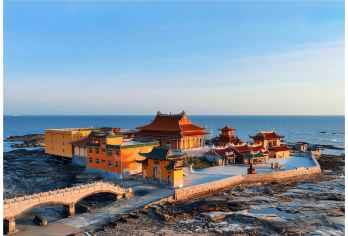 泉州蟳埔村+晋江梧林传统村落+洛伽寺+永宁古镇一日游【网红打卡地浔埔渔村︱海上寺庙洛伽寺︱梧林古村落闽南古厝群[黄金海岸 上门接送 2人-8人纯玩]】