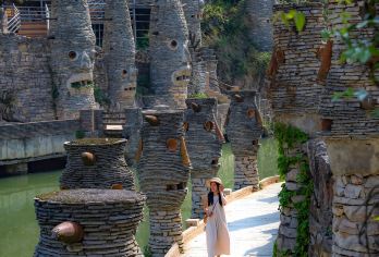 贵州贵阳-黔灵山公园-多彩贵州城-青岩古镇-花溪夜郎谷#【车接车送，深度体验热门景点，行程景点可调】