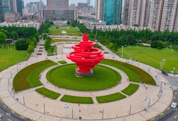 2-8人团无自费/纯玩啤酒博物馆+游船+八大关+五四广场栈桥【[青岛啤酒博物馆AB馆]赠送品尝纯生+原浆各一杯+啤酒豆一包+赠送[游艇出海船票]】