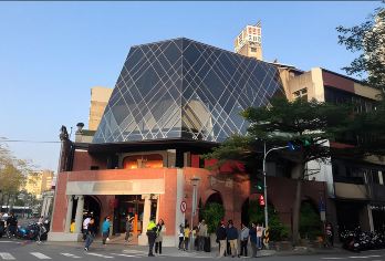 台湾台中出发+审计新村+宫原眼科+国家歌剧院+薰衣草森林【[高品质包车服务]舒适出行，全程安心便捷】