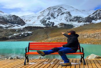 拉萨周边西藏琼穆岗日【雪山温泉一网打尽】雪山徒步一日游【[精心设计]距离拉萨的雪山，挑战5400米神山，自发线路，多游玩少乘车、纯玩无购物】