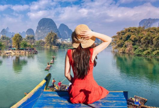 阳朔漓江三星船/四星船+遇龙河竹筏漂流一日【巴士/私家可选】【[阳朔精华游]遇龙河竹筏+漓江游船，打卡20元背景，十里画廊！】