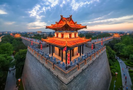 西安小南门+钟鼓楼广场+城墙+永兴坊+大雁塔广场 |一日游【甄选精华路线，适合亲子/家庭/朋友出游；乐享纯玩，不虚此行】