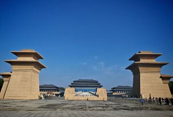 陕西历史博物馆秦汉馆半日游【2H深度人工讲解含耳麦】【穿越千年，探寻历史的痕迹，纯玩无购物（需要自行预约门票）】