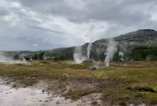 雷克雅未克出发黄金圈包车游一日游（中文9小时市区接送）【天天发团，1人起订，多语言多时间点可选择】