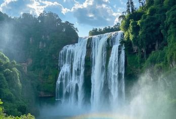 贵阳往返：黄果树瀑布+龙宫 | 定制包车日游（中英双语）#【黄果树瀑布震撼之旅，亚洲瀑布之极，壮丽景色尽收眼底。】