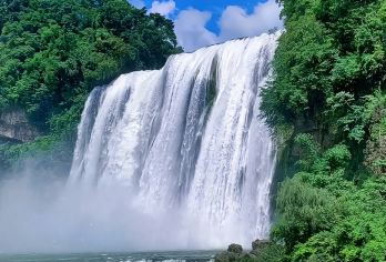 黄果树景区+青岩古镇一日游【私家团独立成团+上门接送】【[独立成团]一单一团不将就，不与陌生人拼团。】