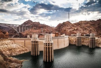 拉斯维加斯大峡谷西峡+胡佛水坝一日游/行程可调-可定制多日游【精选热门景点，高效游玩不走回头路，深度了解文化内涵，贴心服务保障，轻松享受旅程，性价比超高的旅行。】