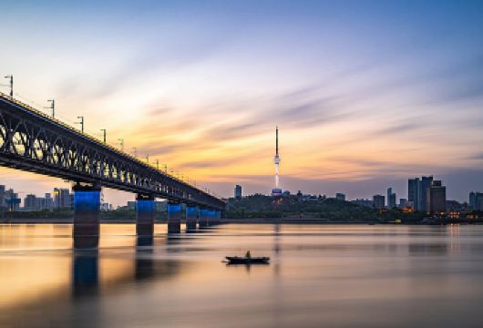 黄鹤楼+湖北省博物馆+武汉长江大桥+户部巷一日游【私家团】【[行程特色]1v1私人管家 包车服务 定制游 不赶行程】