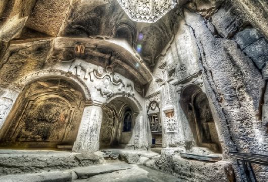 加尼神庙+塞凡湖+亚美尼亚种族灭绝博物馆+格加尔德修道院【精品包车，私享空间，上门接送，轻松出行】