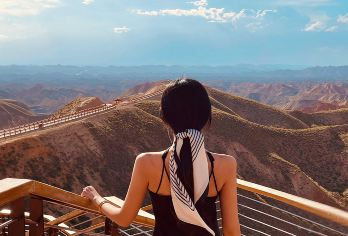 兰州水墨丹霞+河口古镇+天斧沙宫+黄河楼一日游|赠旅意险【水笔泼墨色如赤霞，近距离接触大自然的鬼斧神工】