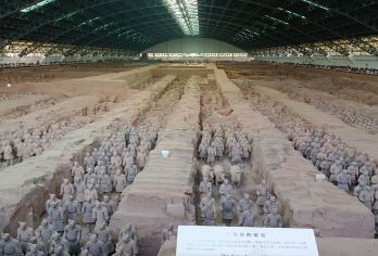 西安兵马俑+华清宫一日游【独立包车/上门接送/多款车型可选】【[私享包车]私享亲子/家庭/情侣小团出游，一单一团，出发时间自由睡到自然醒，晚出发！】