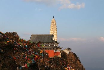 大理鸡足山一日游：门票+索道+观光车+纯玩无购物【[佛教文化]鸡足山是佛教禅宗初祖迦叶尊者的道场，十大佛教名山之一，有祝圣寺、金顶寺等众多古寺】